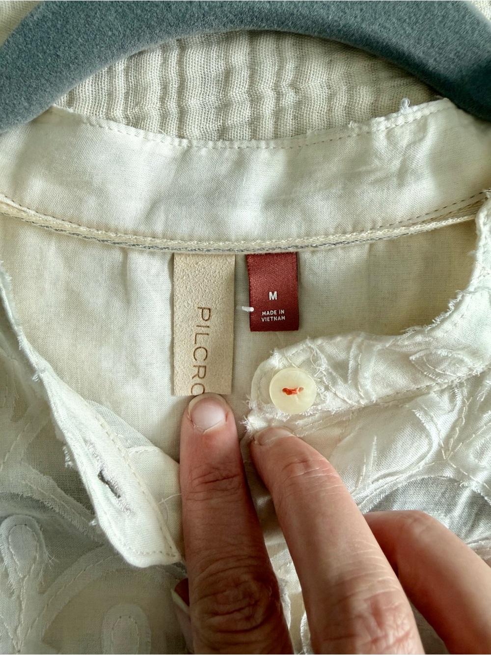 NWT Anthropologie Pilcro Textured Scalloped Button Down Blouse Shirt Ivory M - Picture 3 of 9